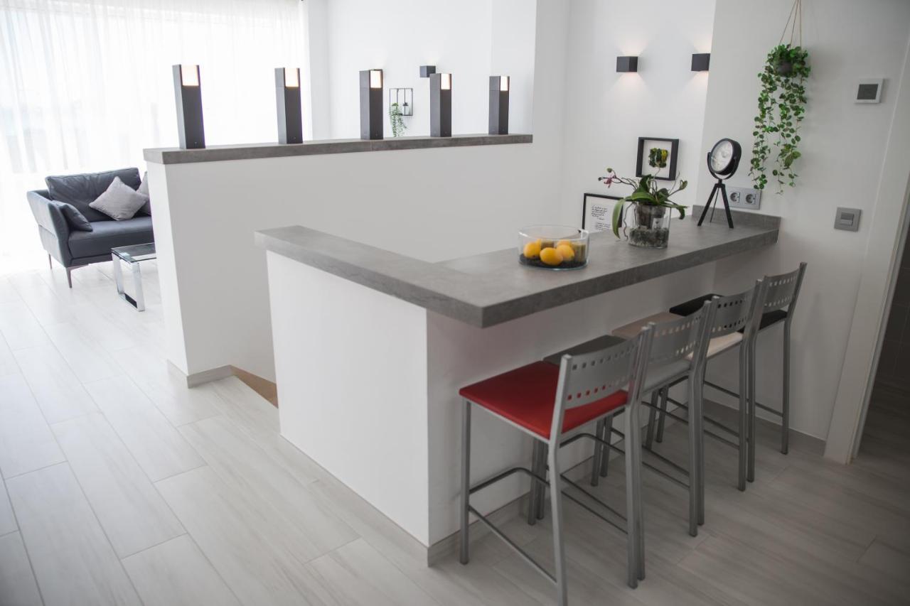 Spacious 200 Sq.m. Penthouse With Sea View Terraces Appartement Torremolinos