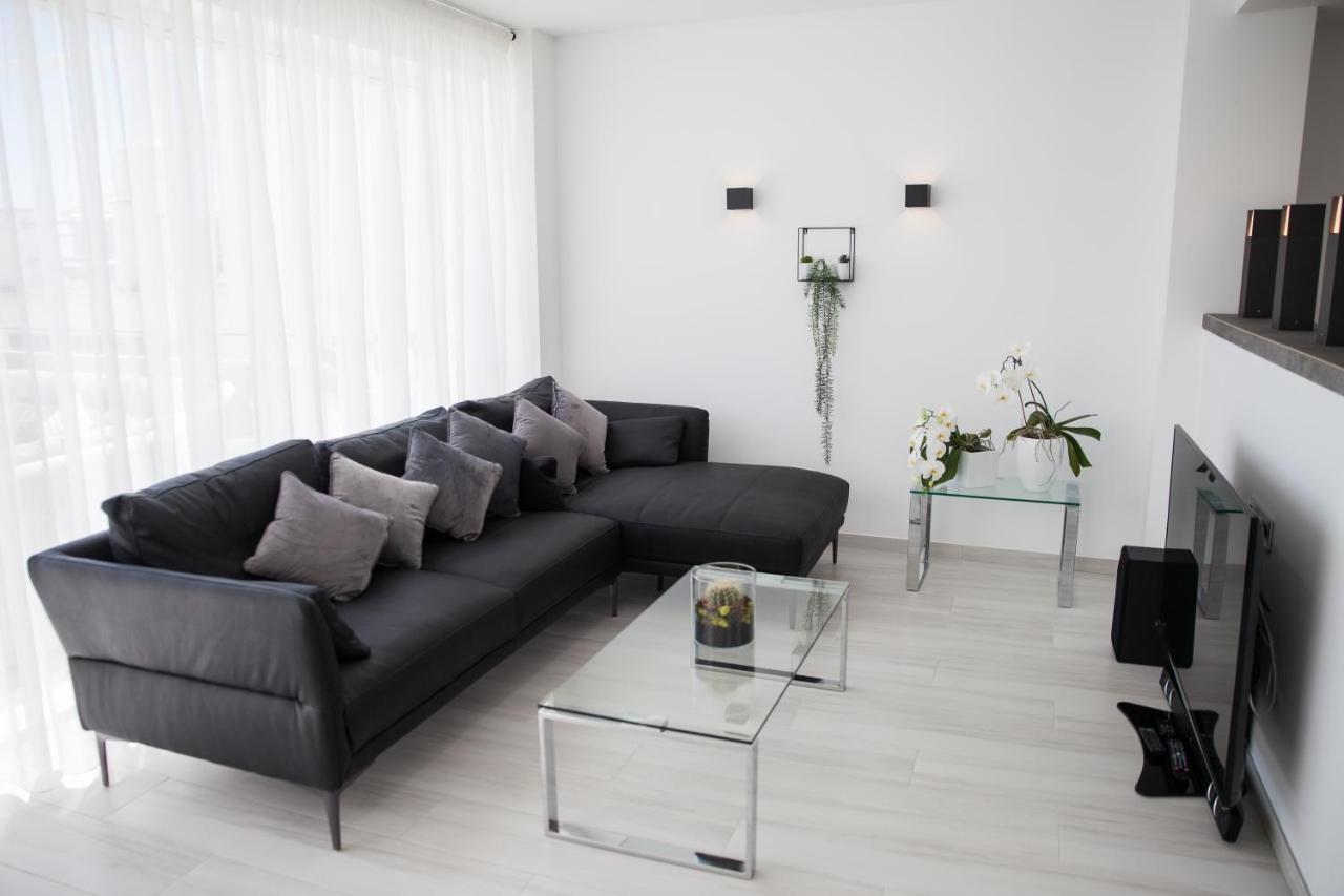 Spacious 200 Sq.m. Penthouse With Sea View Terraces Appartement *