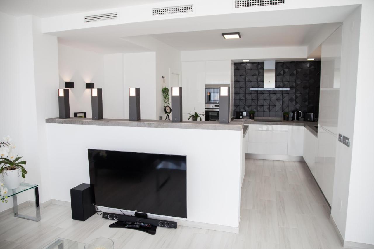 Spacious 200 Sq.m. Penthouse With Sea View Terraces Appartement