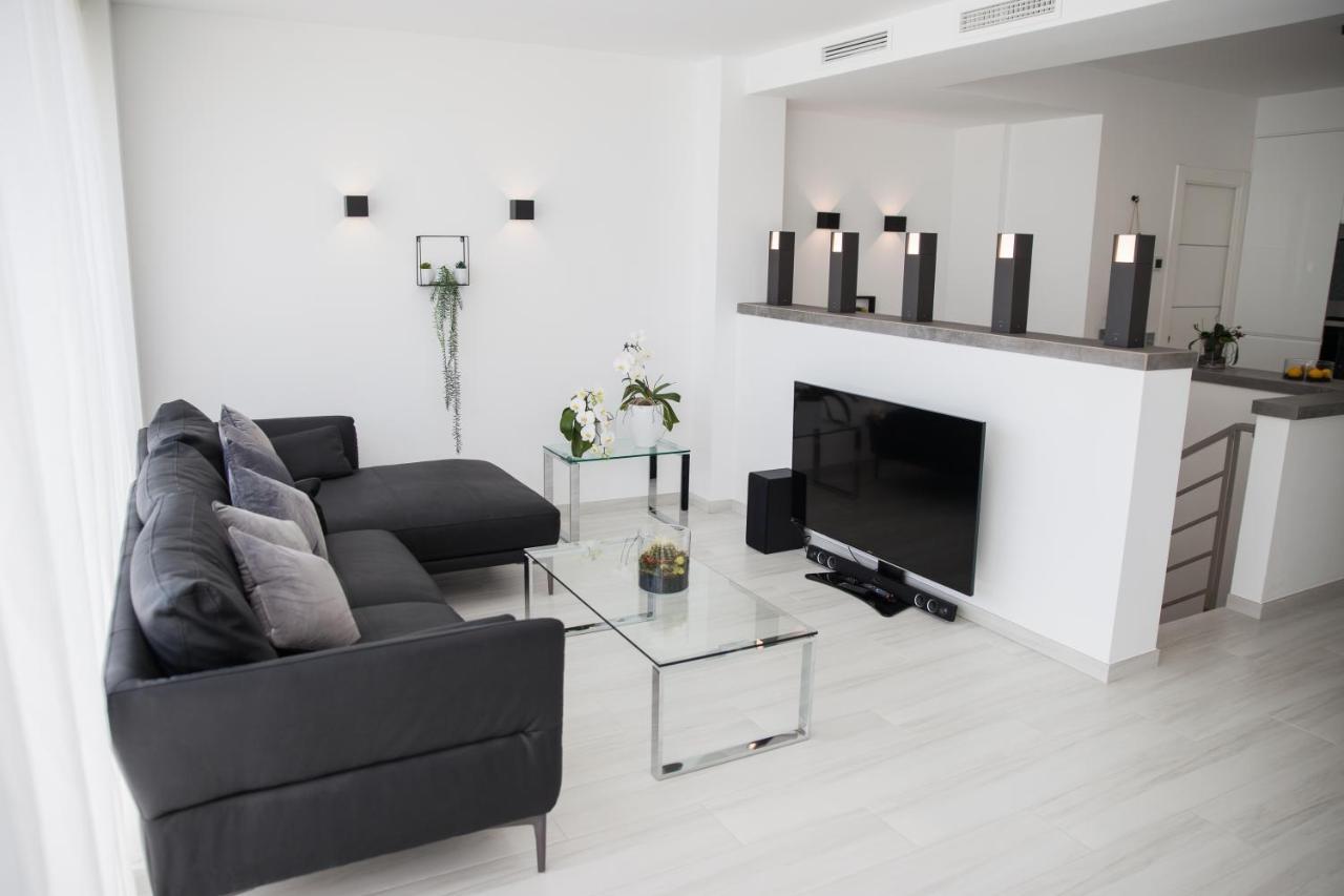 Spacious 200 Sq.m. Penthouse With Sea View Terraces Torremolinos